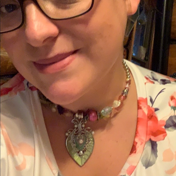 Unique Choker - Picture 4 of 4